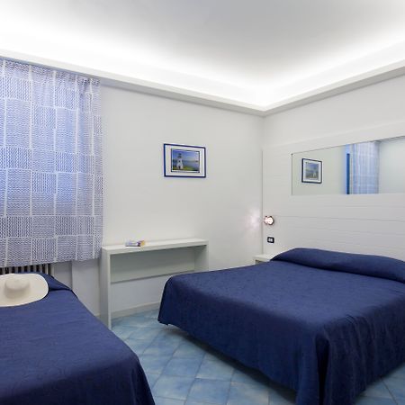 Hotel Il Faro Sorrento Esterno foto