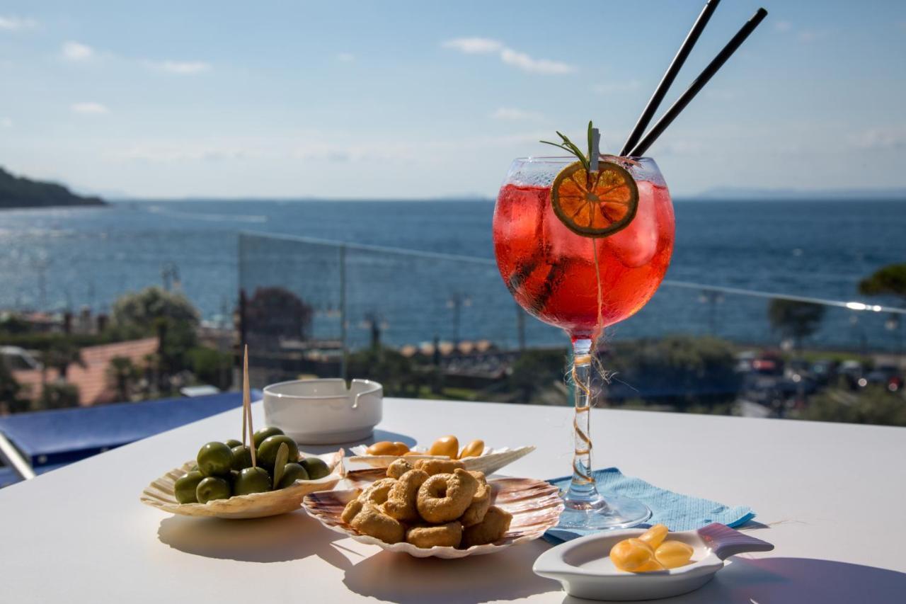Hotel Il Faro Sorrento Esterno foto