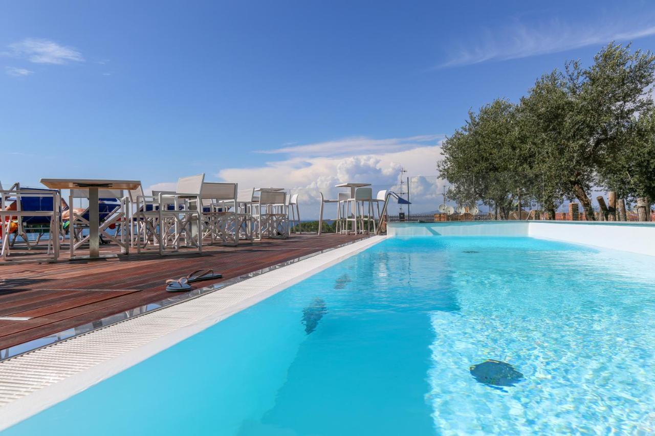 Hotel Il Faro Sorrento Esterno foto