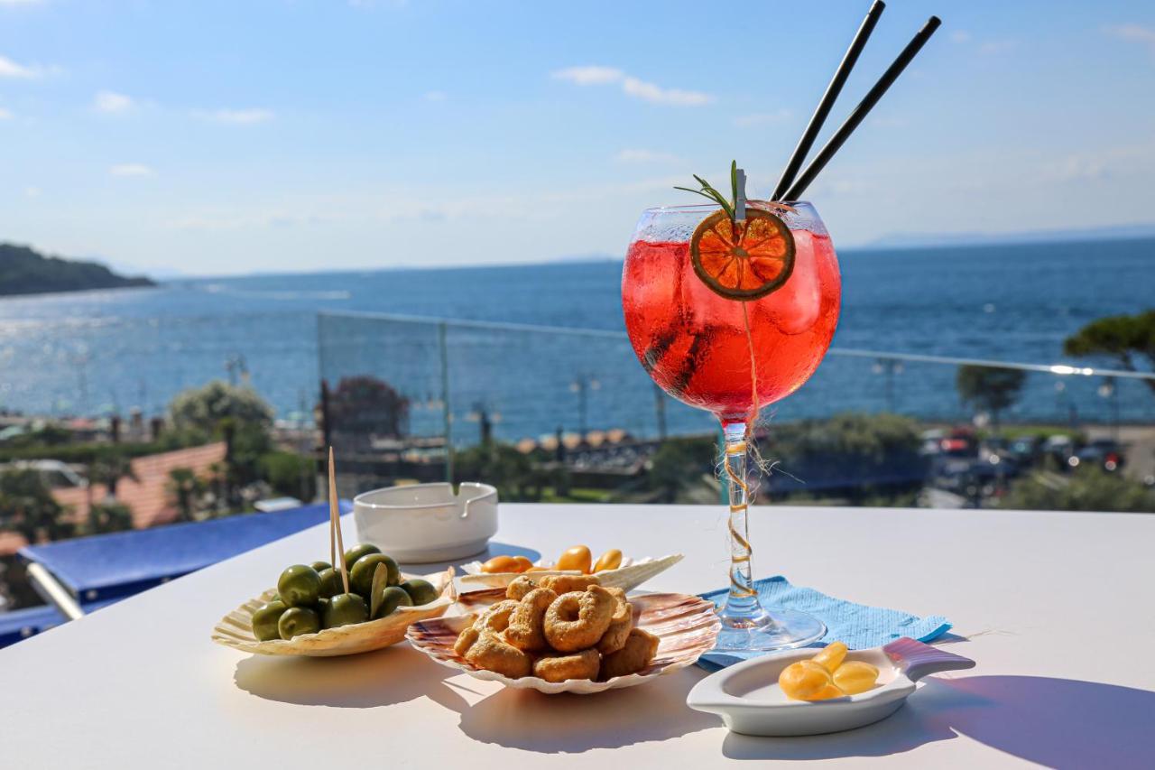 Hotel Il Faro Sorrento Esterno foto