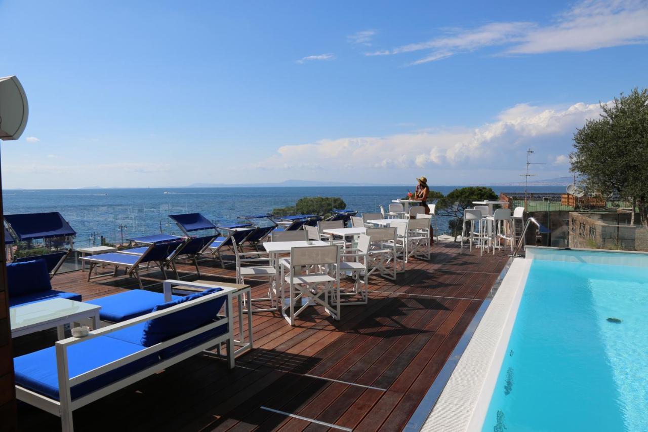Hotel Il Faro Sorrento Esterno foto
