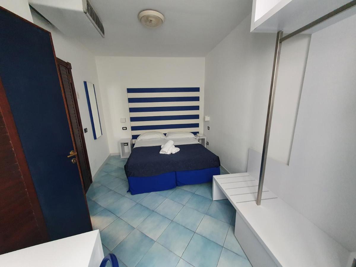 Hotel Il Faro Sorrento Camera foto
