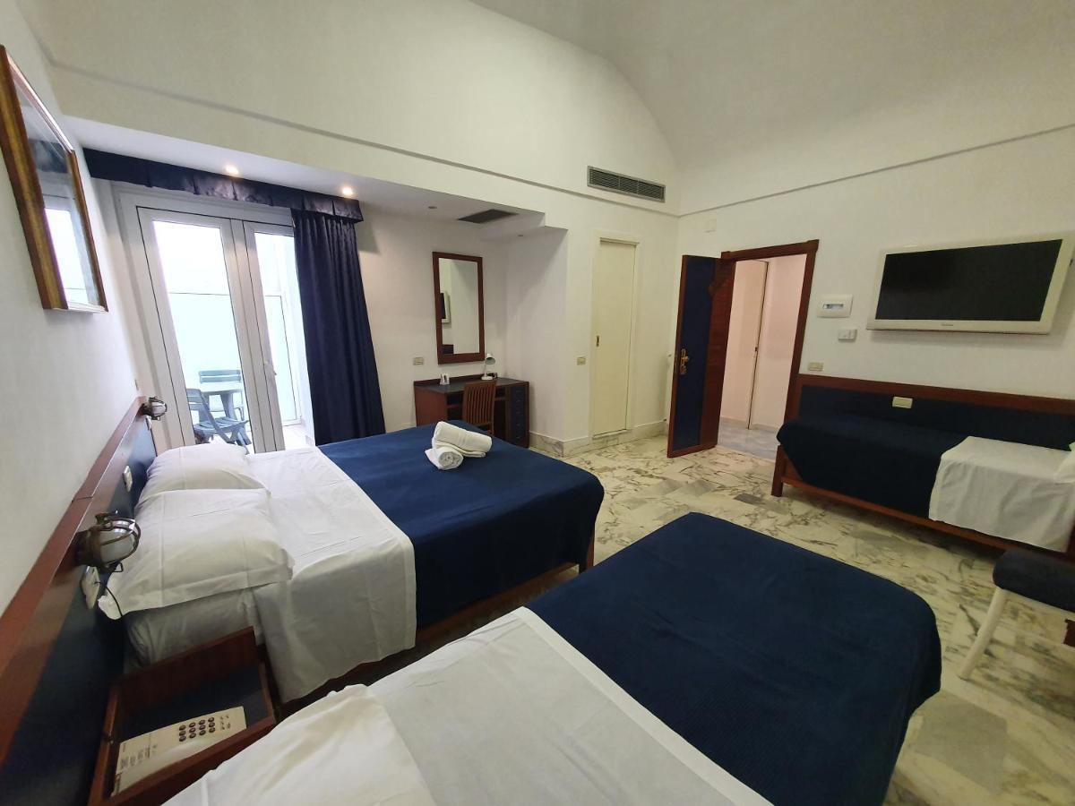 Hotel Il Faro Sorrento Camera foto
