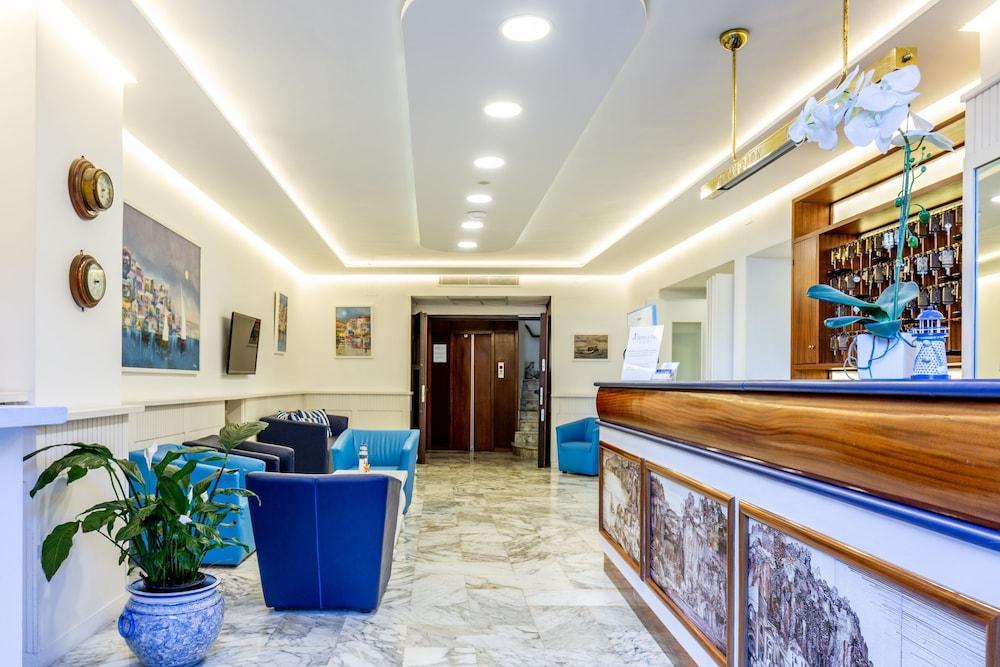 Hotel Il Faro Sorrento Esterno foto