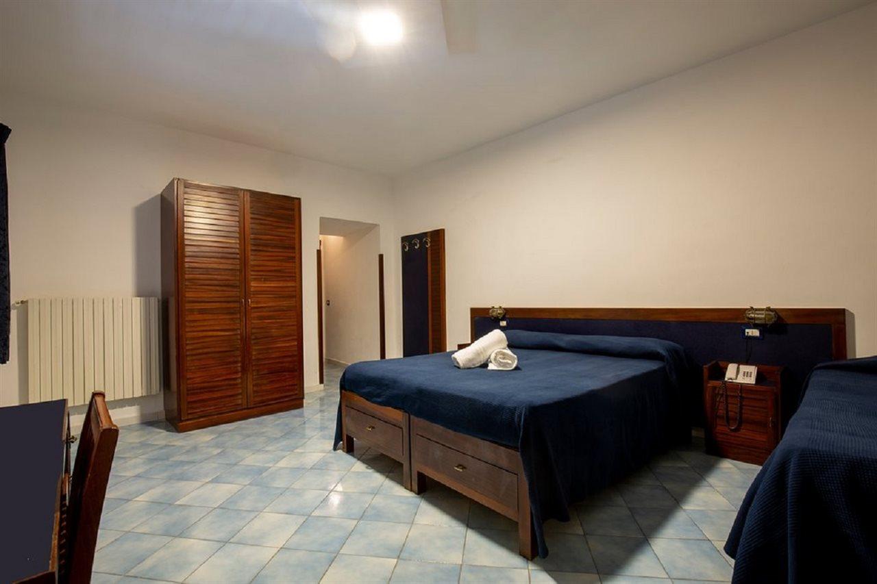 Hotel Il Faro Sorrento Esterno foto