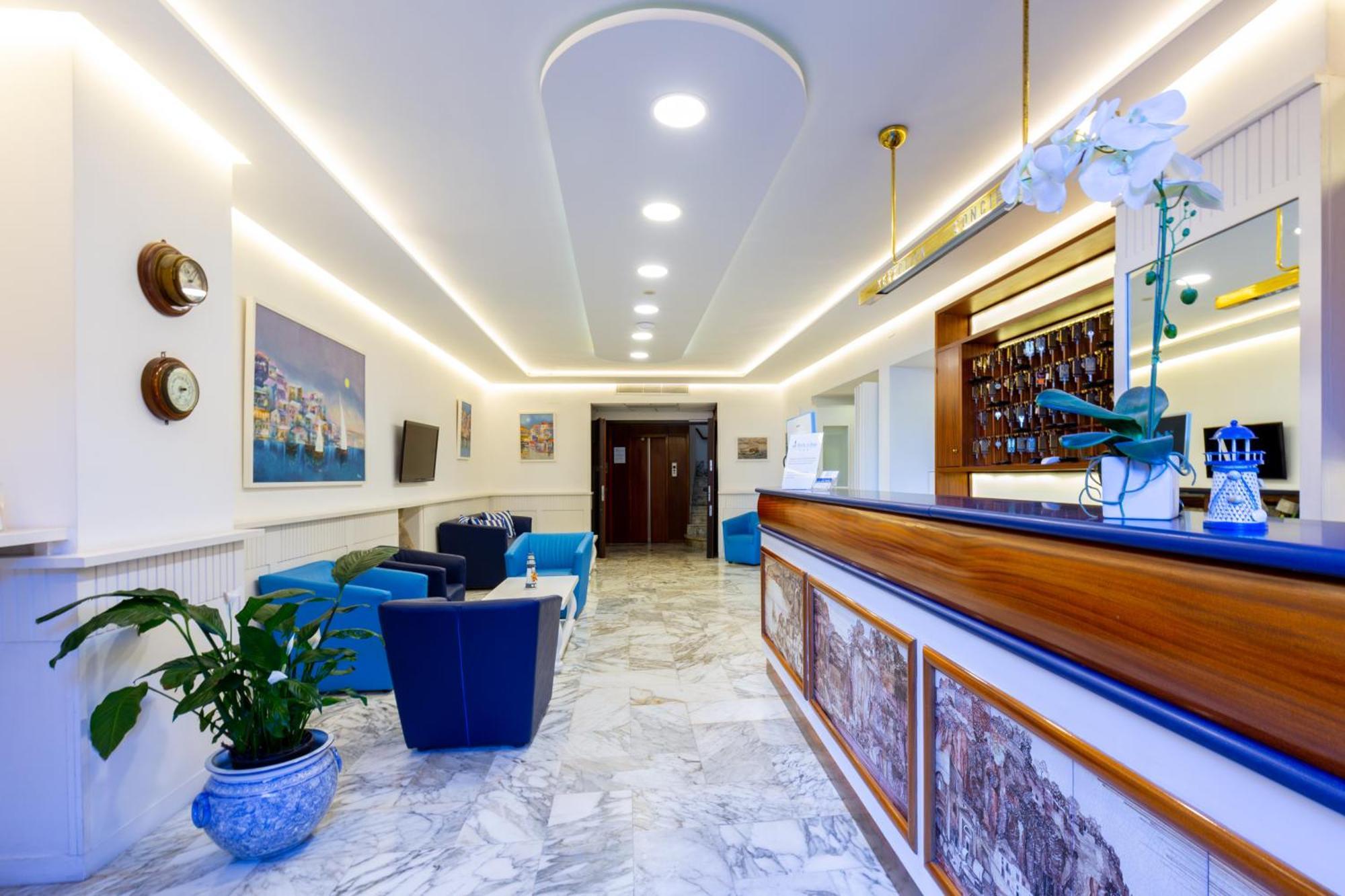 Hotel Il Faro Sorrento Esterno foto