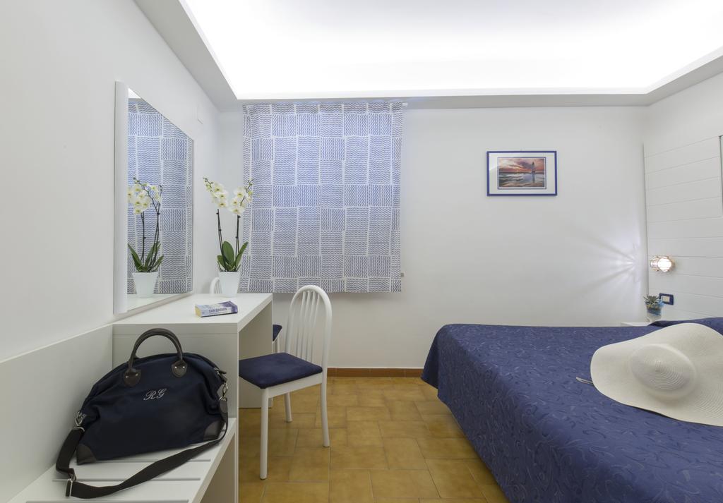 Hotel Il Faro Sorrento Esterno foto