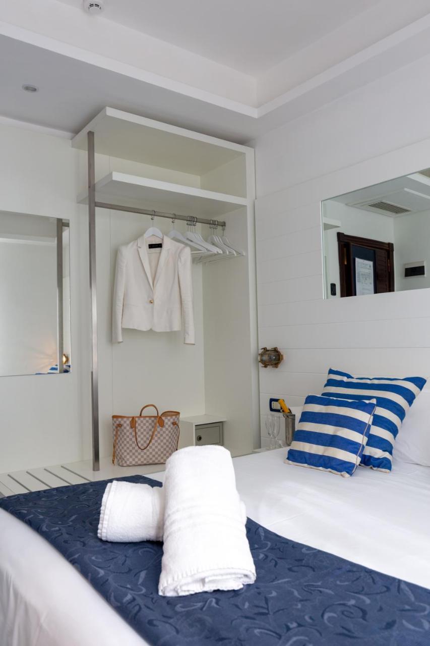Hotel Il Faro Sorrento Esterno foto